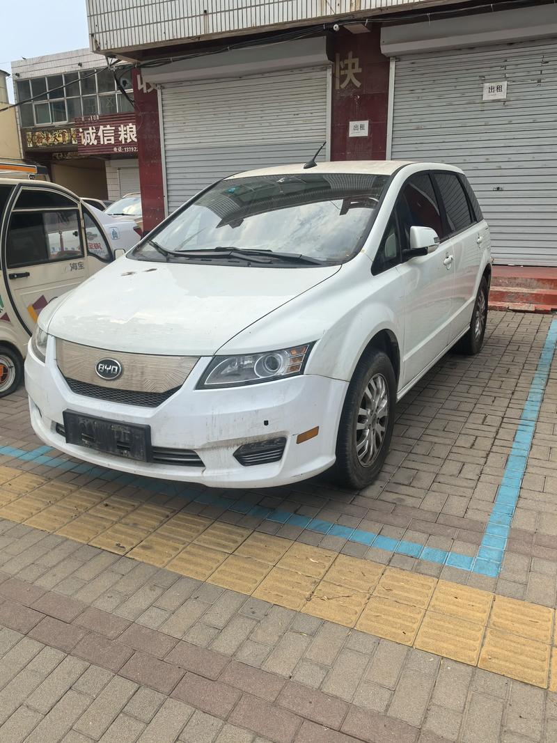 比亚迪e6卖多少钱/比亚迪e6车型参数