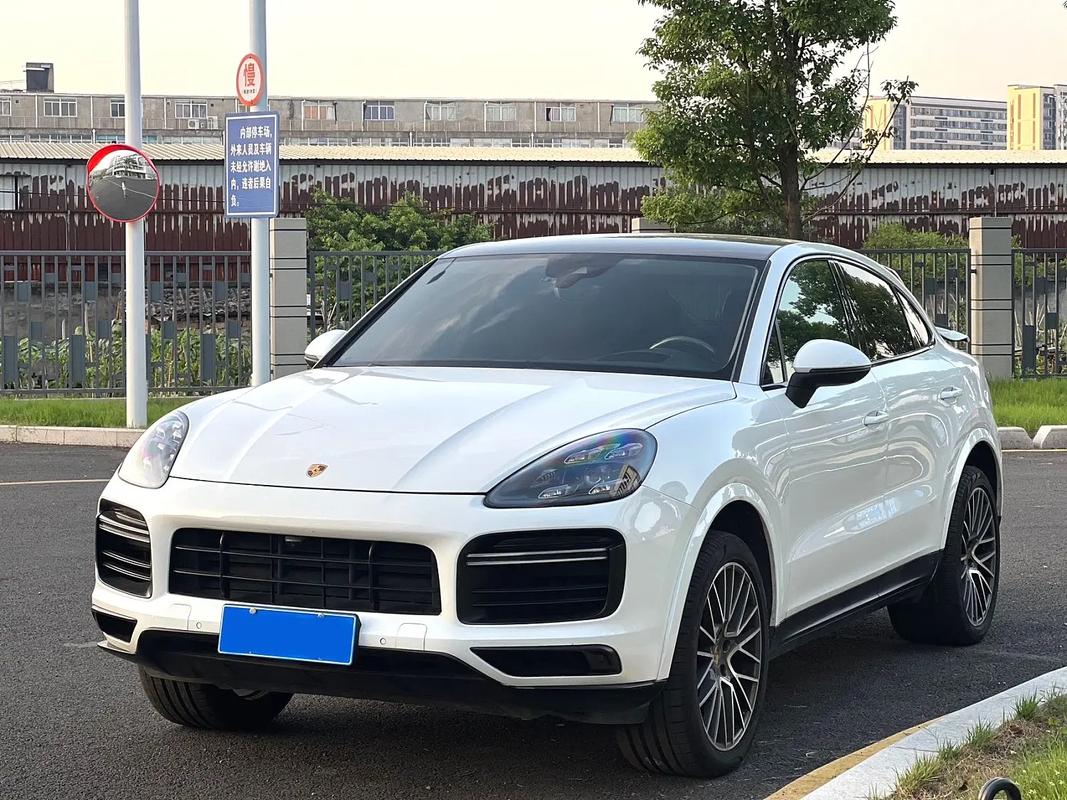 卡宴轿跑coupe(卡宴coupe车型)