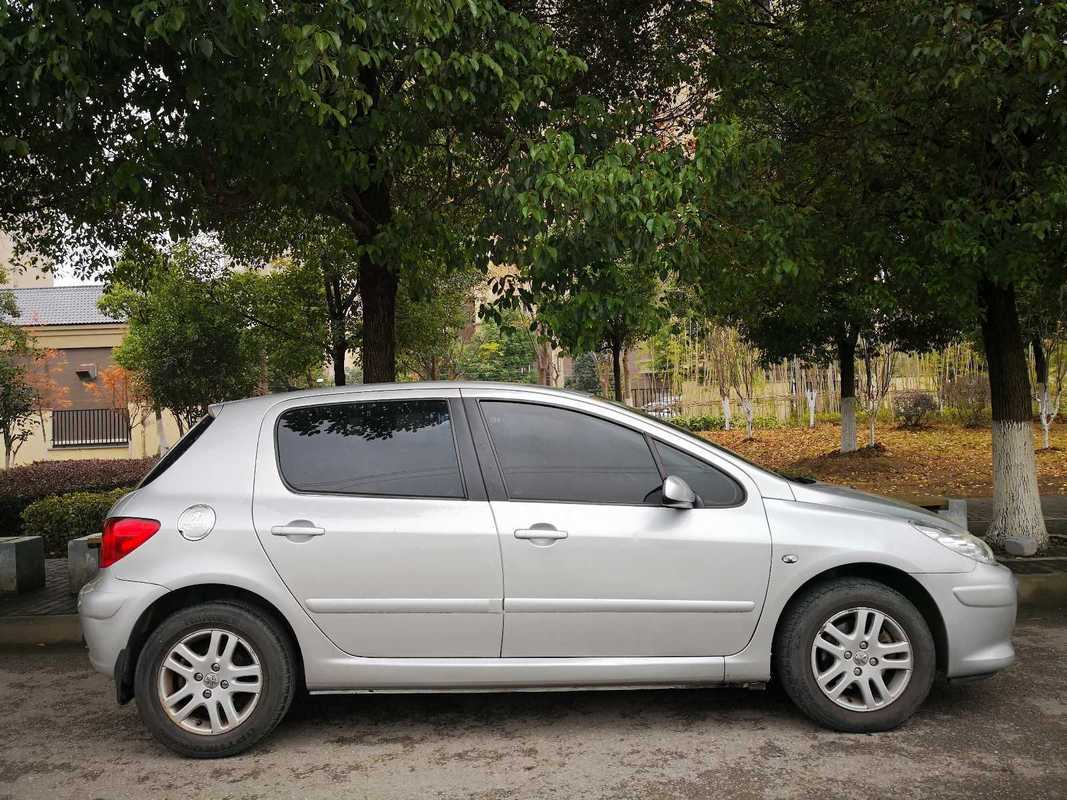 2011款标致307参数三厢／标致307三厢2008款参数