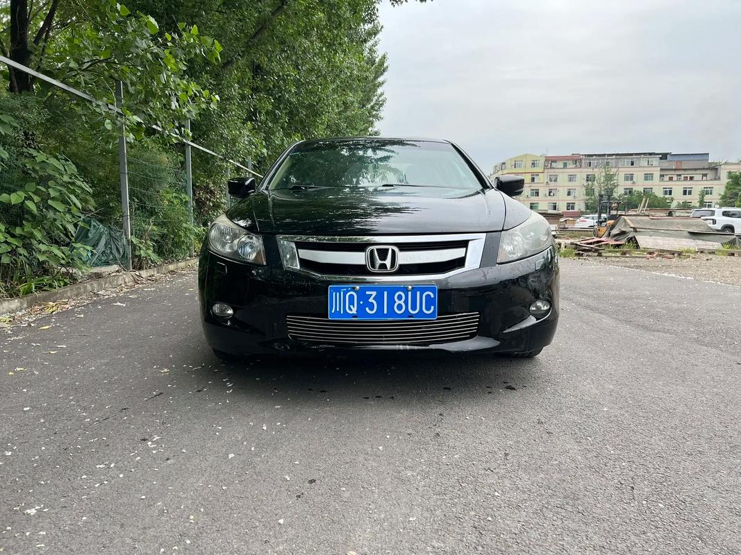 雅阁八代半二手车报价及图片 八代半雅阁20顶配当时落地