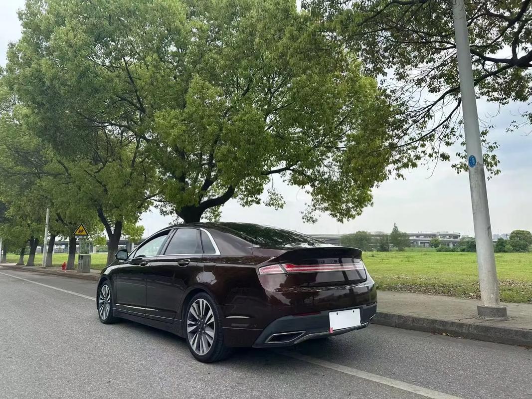 林肯mkz油耗实际多少(林肯mkz费油吗)