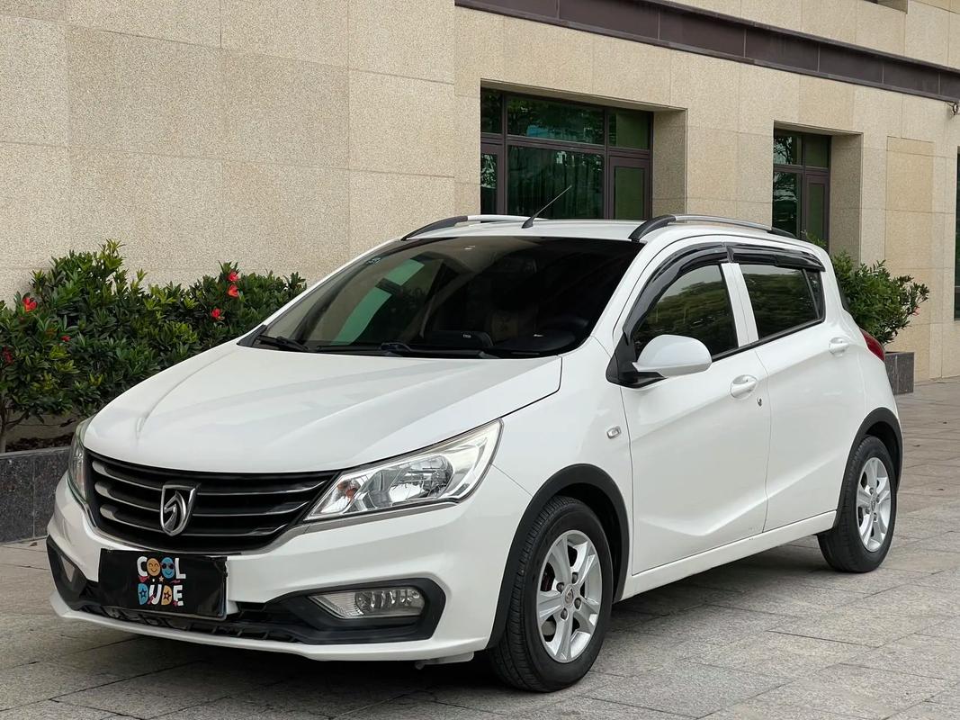 宝骏310最新价格(宝骏310最新价格图片)