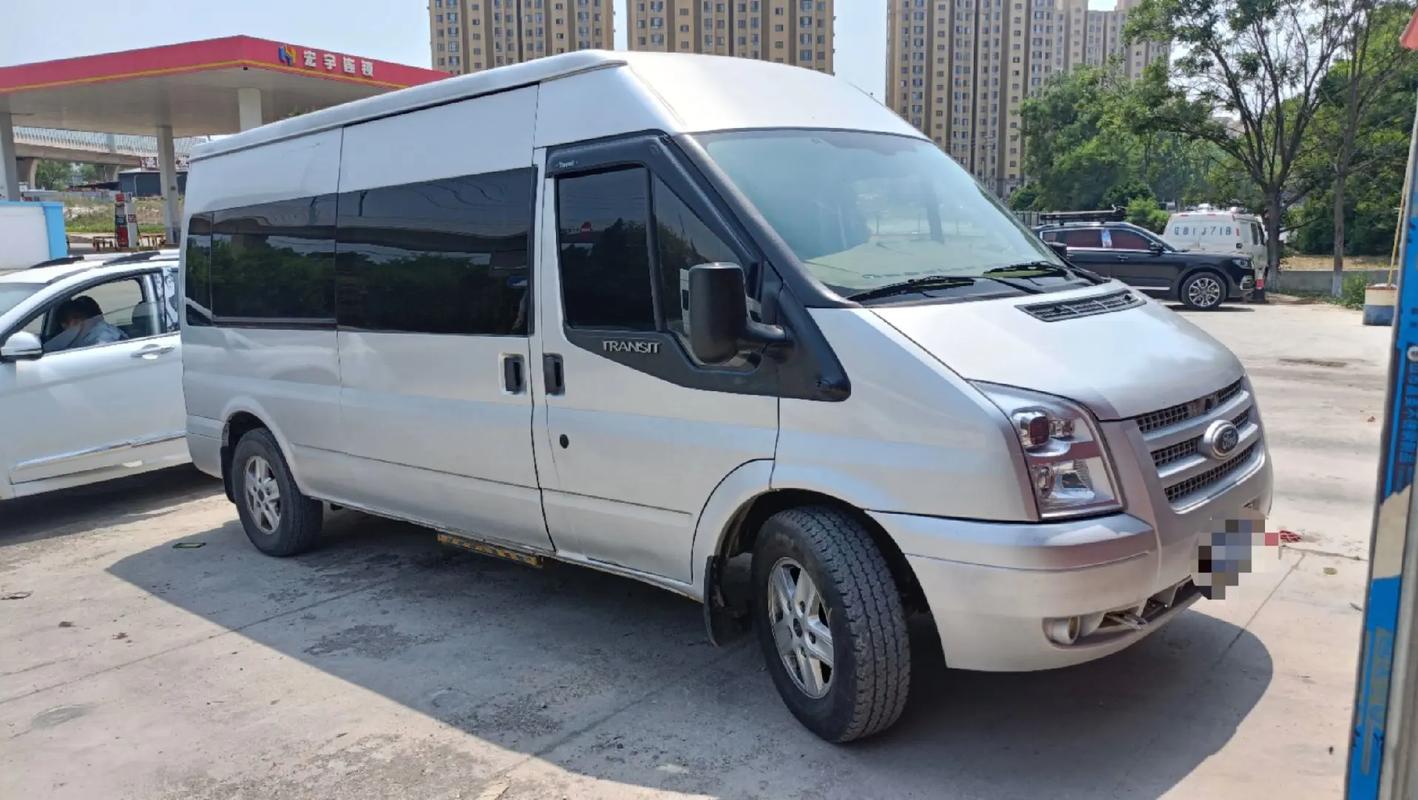 【福特商务车9座图片,福特商务9座多少钱】