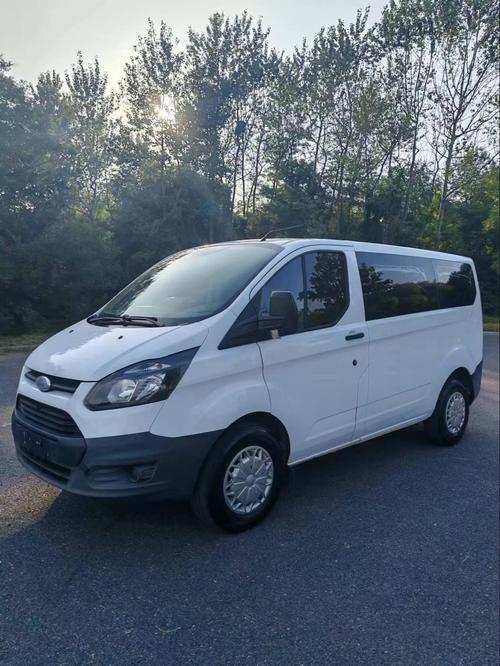 福特全顺低顶新款(2017款福特全顺低顶)