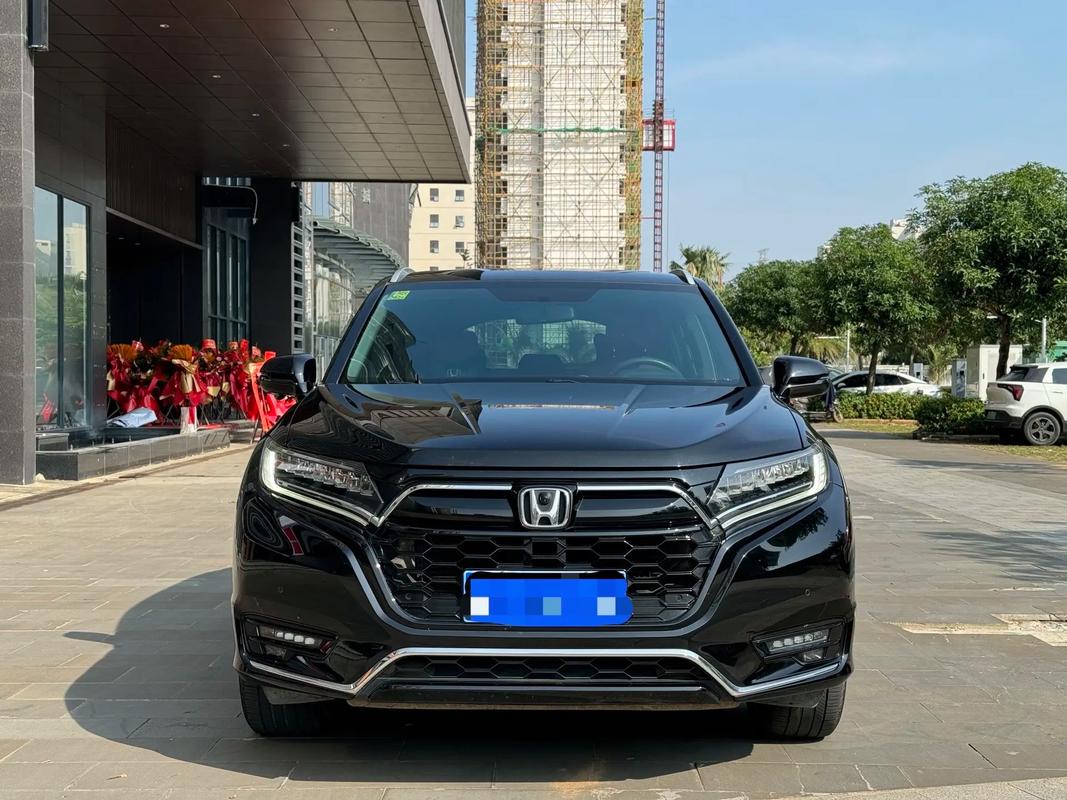 本田urv370二驱致雅版怎么样(本田urv370两驱尊贵版视频)