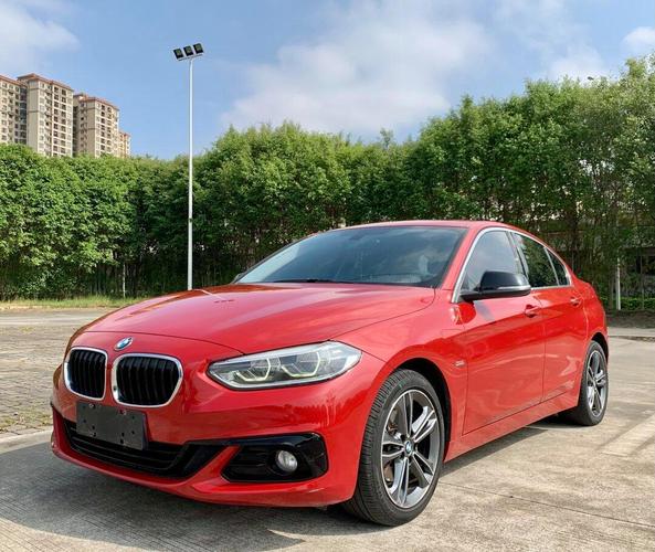 【宝马1系118i的缺点,宝马一系118i怎么样值得购买吗】