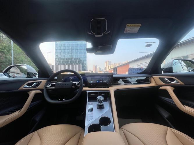 荣威混合动力车型,荣威混合动力车型erx5 2023款优越版内饰